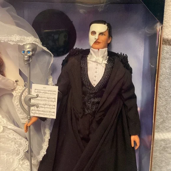 Barbie and Ken Phantom of the Opera Fao Schwartz Limited Collectible Edition - Picture 4 of 8
